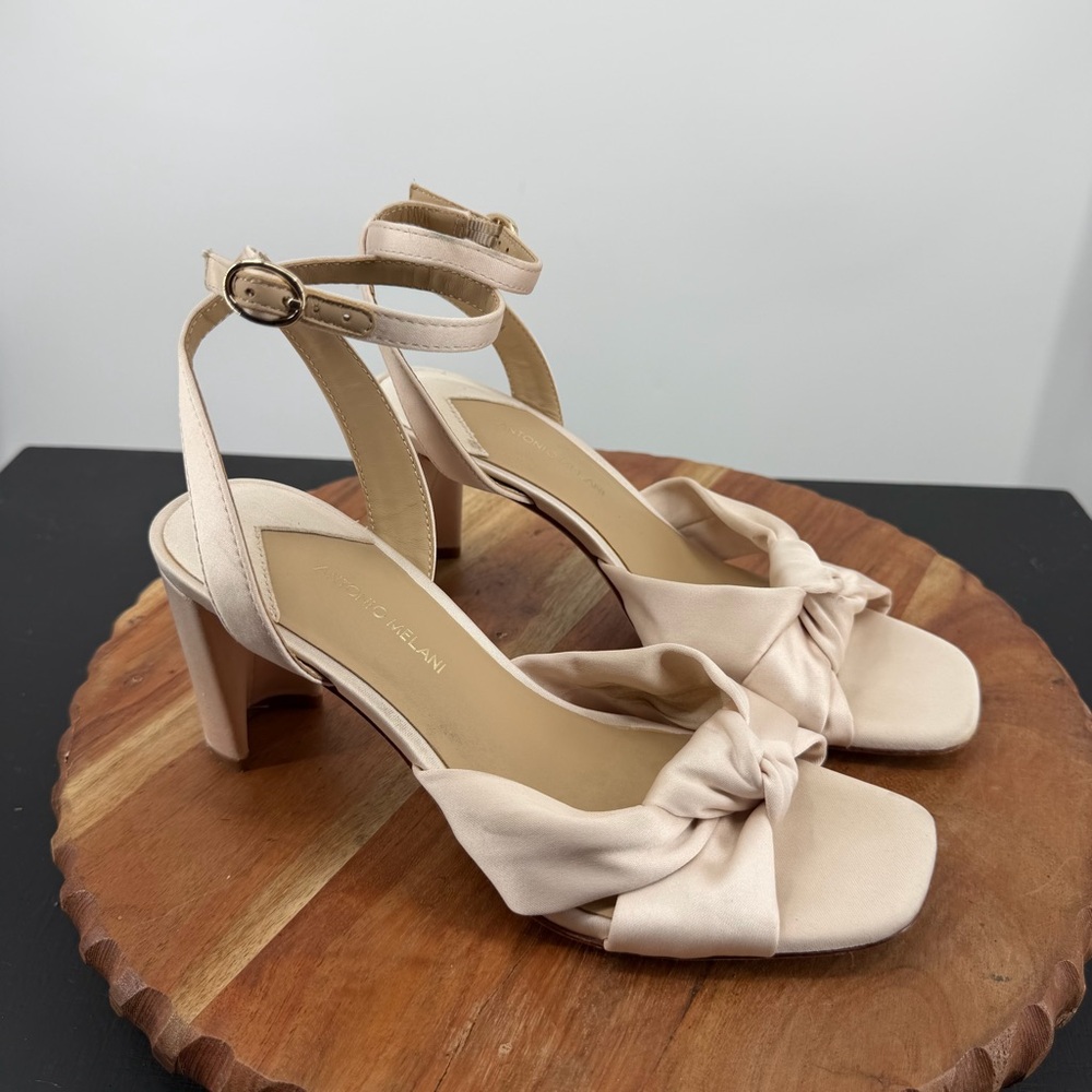 Antonio Melani Tess Satin Knotted Heels Champagne Color sz 7 ankle strap‎